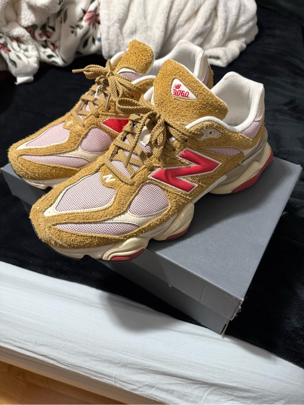 New Balance 9060 Great Plains/True Red
